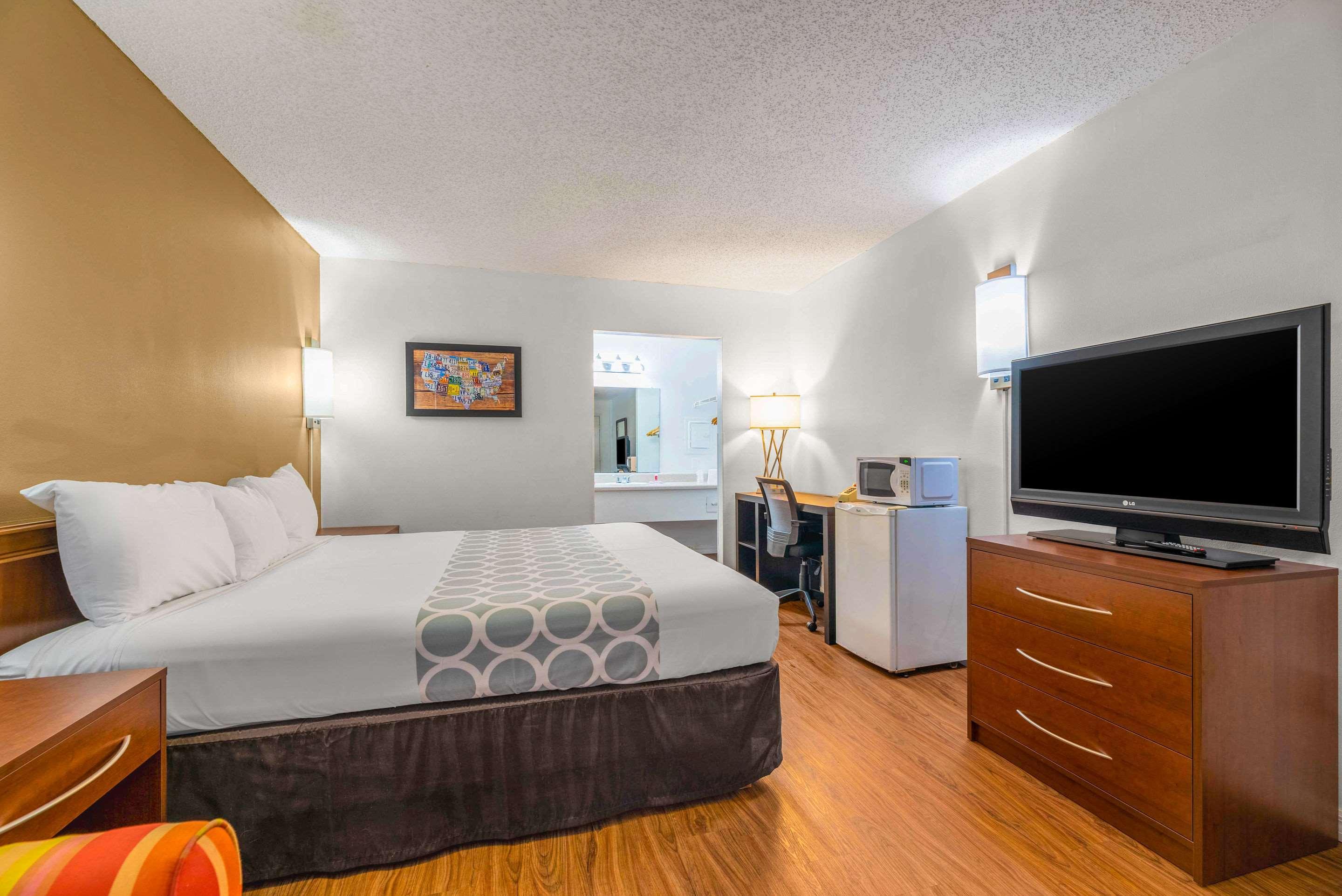 קריסטל ריבר Econo Lodge מראה חיצוני תמונה