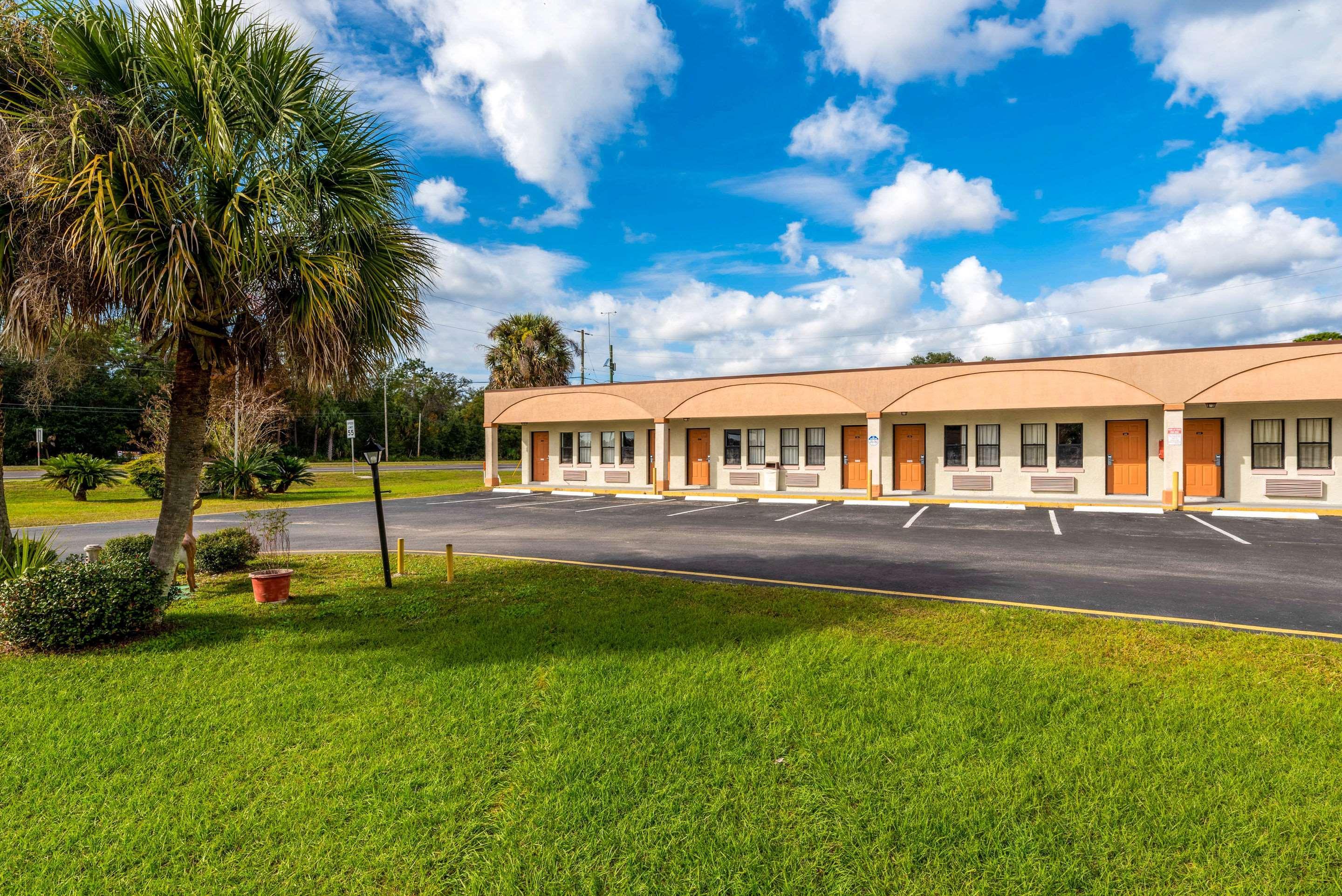 קריסטל ריבר Econo Lodge מראה חיצוני תמונה