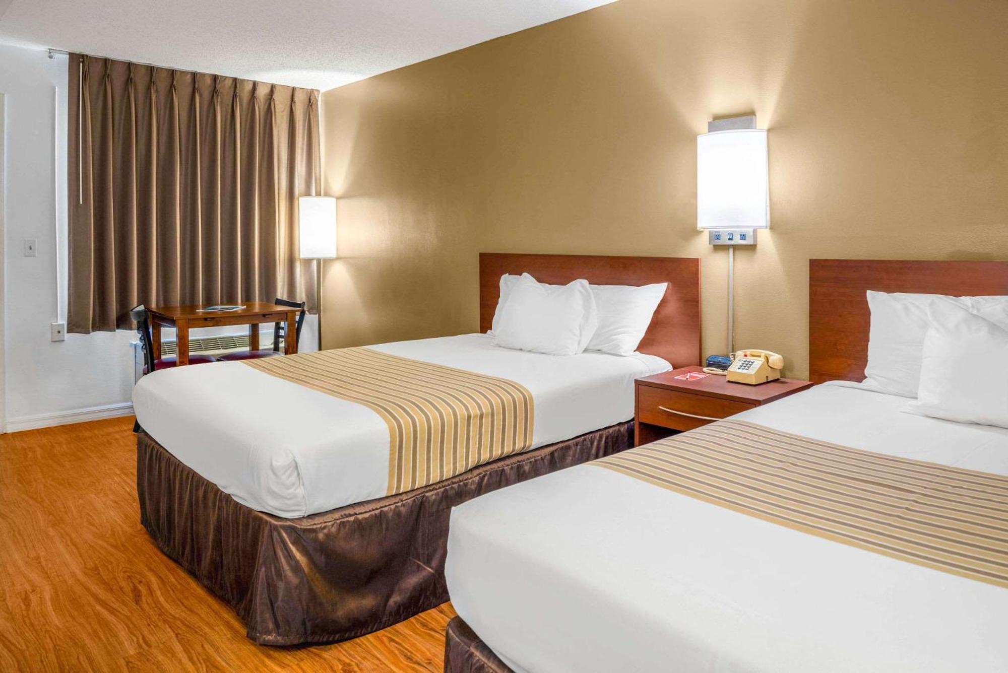 קריסטל ריבר Econo Lodge מראה חיצוני תמונה